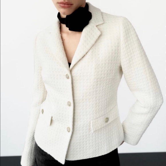 Zara textured Cropped Blazer with Gold Buttons - Picture 14 of 14